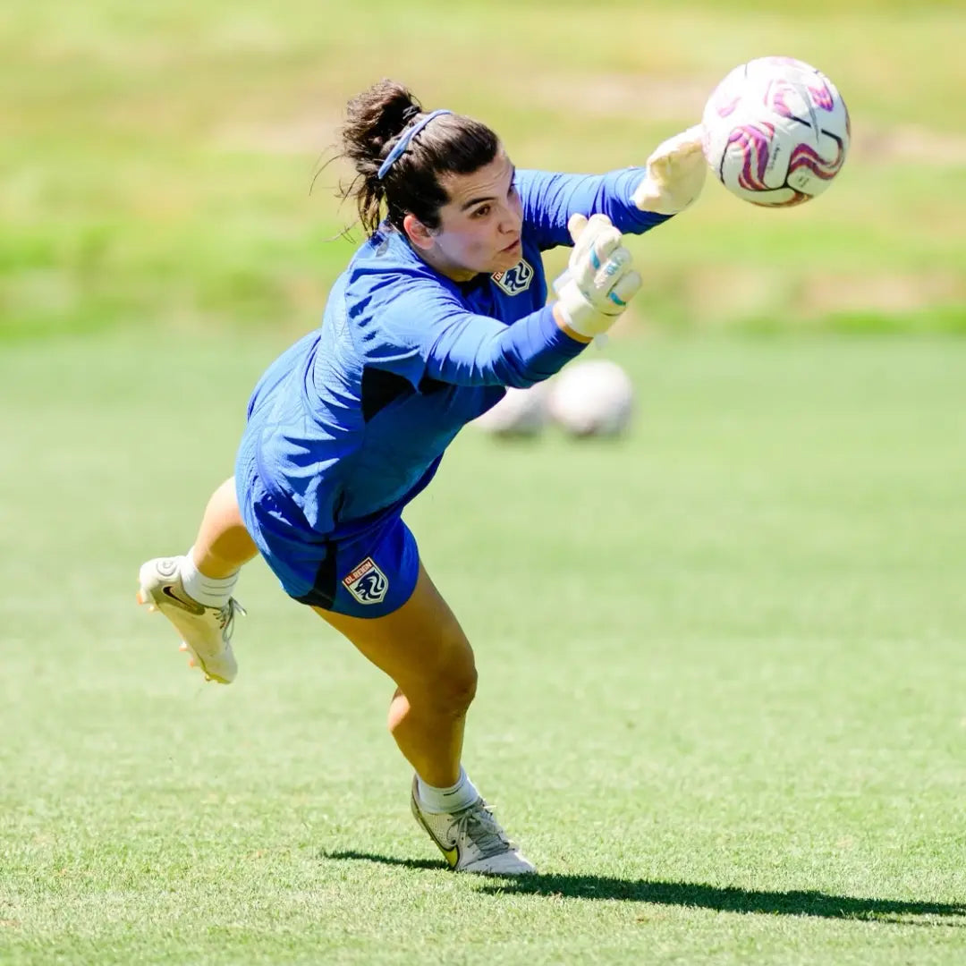 CRKSOLY, cvy, LA soccer, LAFC, soccer goalkeeper glove, best gk gloves, gku, gku gloves, CVY, john mccarthy